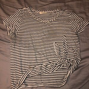 SHEIN Knotted Black Top